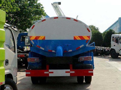 東風御虎10方吸糞車 高效環保的污物處理專家